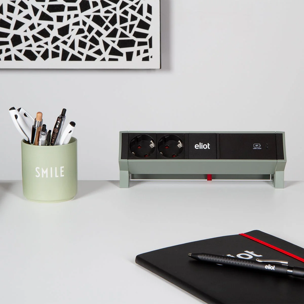 Desk Danish Green Auftischsteckdose mit 60W USB-C - Image 3